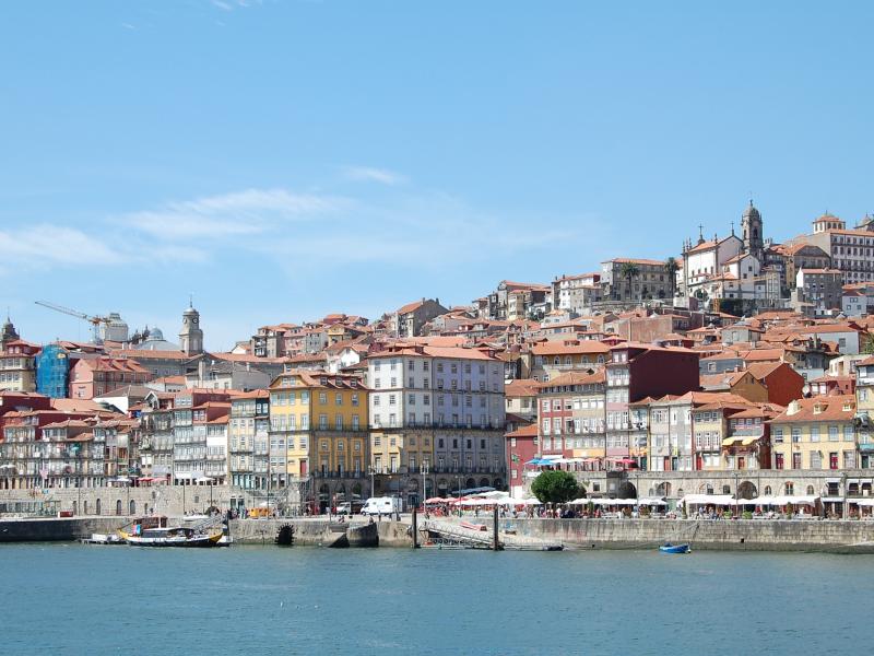 porto-the-port-houses-the-douro-river-a-pictorial-tour-of-portugal